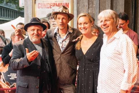 Lichtburg Essen German premiere of GUNDERMANN 13 08 2018 in the Lichtburg Essen Andreas Dreesen Anna Unterberge and Axel Prahl Germany premiere of GUNDERMANN 13 08 2018 in the Lichtburg Essen in the presence of Andreas Dresen Laila Stieler Alexander Unterer and Unterleberg Axel Prahl Following the film premiere play Dresen Band with Alexander Scheer live in the cinema Photo fsa boots Eibner Copyright: xEIBNER UdoxStiefelx EP_USL