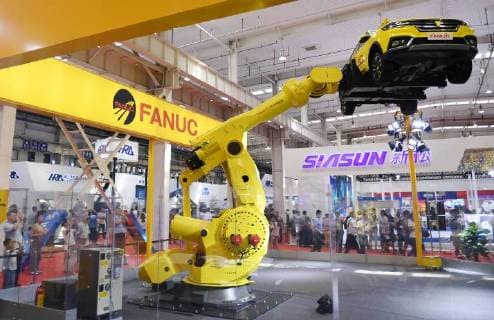 News Themen der Woche KW33 News Bilder des Tages (180815) -- BEIJING, Aug. 15, 2018 -- Photo taken on Aug. 15, 2018 shows a vehicle handling system at World Robot Conference 2018 in Beijing, capital of China. Kicking off on Wednesday, the Conference attracted contestants from 16 countries and regions to participate in the contest section. ) (hxy) CHINA-BEIJING-WORLD ROBOT CONFERENCE-OPEN (CN) ZhangxChenlin 