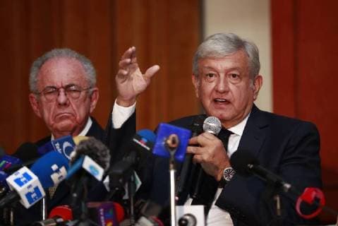 President-elect of Mexico, Andres Manuel Lopez Obrador (R), delivers a speech during a press conference in Ciudad de Mexico, Mexico, 17 August 2018, on occasion of the issue of the construction of a new International Airport in the country, where he stated that stopping the current project would cost over 5250 million dollars. President-elect of Mexico, Andres Manuel Lopez Obrador, addresses topic of new airport construction !ACHTUNG: NUR REDAKTIONELLE NUTZUNG!  Copyright: xJoséxMéndezx MEX03 20180817-636701238865937584