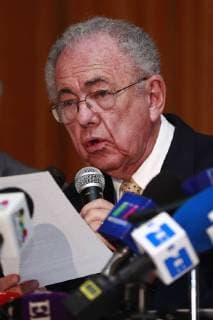 Mexican Communication and Transport Minister Javier Jimenez Espiru, delivers a speech during a press conference in Ciudad de Mexico, Mexico, 17 August 2018, on occasion of the issue of the construction of a new International Airport in the country, where he stated that stopping the current project would cost over 5250 million dollars. President-elect of Mexico, Andres Manuel Lopez Obrador, addresses topic of new airport construction !ACHTUNG: NUR REDAKTIONELLE NUTZUNG!  Copyright: xJoséxMéndezx MEX06 20180817-636701240087223019