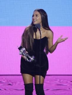 Ariana Grande accepts the Best Pop award during the 35th annual MTV Video Music Awards at Radio City Music Hall in New York City on August 20, 2018.  NYP20180820111 JOHNxANGELILLO
