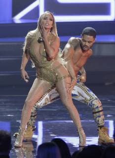 Vanguard award winner Jennifer Lopez performs during the 35th annual MTV Video Music Awards at Radio City Music Hall in New York City on August 20, 2018.  NYP20180820134 JOHNxANGELILLO