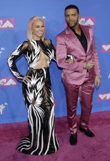 Johnathan Fernandez and Marian Lynn arrive on the red carpet at the 35th annual MTV Video Music Awards at Radio City Music Hall in New York City on August 20, 2018.  NYP20180820382 SERENAxXU-NING