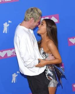 Pete Davidson and Ariana Grande arriving at the MTV Video Music Awards in New York City - Aug 20, 2018 - MTV Video Music Awards 2018, New York City New York United States Radio City Music Hall  Copyright: xOConnorx h_00537635