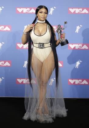 Entertainment Bilder der Woche KW34 Nicki Minaj poses with her award in the press room at the 35th annual MTV Video Music Awards at Radio City Music Hall in New York City on August 20, 2018.  NYP20180820405 SERENAxXU-NING