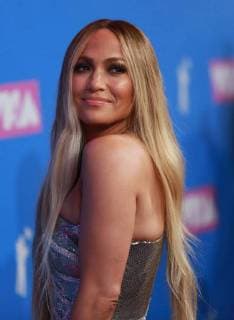 Jennifer Lopez arrives on the red carpet at the 35th annual MTV Video Music Awards at Radio City Music Hall in New York City on August 20, 2018.  NYP20180820412 SERENAxXU-NING