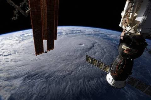 News Themen der Woche KW34 News Bilder des Tages August 22, 2018 - Pacific Ocean - Hurricane Lane was pictured by an Expedition 56 crew member as the International Space Station orbited nearly 250 miles above the Central Pacific Ocean. Pacific Ocean - ZUMAz03_ 20180822_shs_z03_831 Copyright: xNASAx