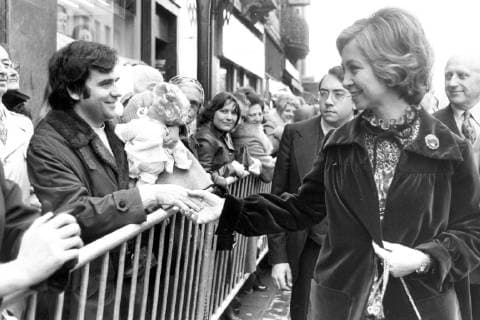 - The picture is about Spain sovereigns, King Juan Carlos I and his consort Queen Sofia. On the picture : Queen Sofia visiting Liège. ARCHIVES  x34539502x