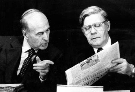- The picture presents President Giscard d Estaing and Chancellor Helmut Schmitt at the European Summit of 05 12 1978. The summit took place at the Charlemagne building (Brussels). ARCHIVES  x34553496x