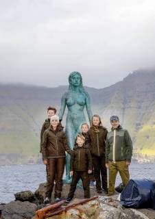 Entertainment Bilder des Tages 24-08-2018 Mikladel 2nd day of the 4 day visit of Prince Frederik and Princess Mary and Prince Christian and Princess Isabella and Prince Vincent and Princess Josephine visiting Mikladal and Selkie, the statue of the Seal woman, at the Faeroer islands in Denmark.  Copyright: xPPE NIEBOERx