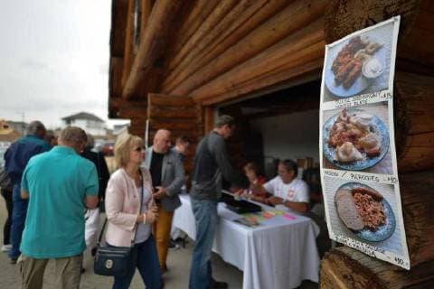 August 26, 2018 - Edmonton, Canada - A stand with some traditional Polish Cusine specialities for sale during the Harvest Festivals 2018 organised by the Polish Historical Society at Wawel Country Lodge in Edmonton..On Sunday, August 26, 2018, in Edmonton, Alberta, Canada. Edmonton Canada  - ZUMAn230 20180826_zaa_n230_414 Copyright: xArturxWidakx