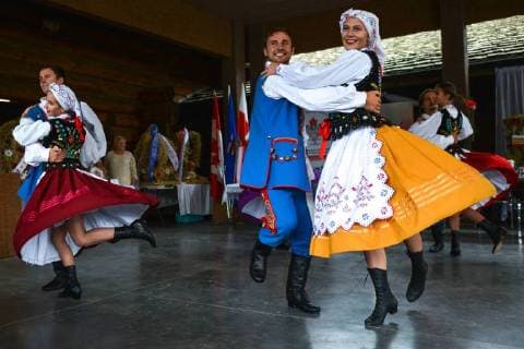 August 26, 2018 - Edmonton, Canada - Members of Polonez Polish Folk Art Ensemble during their performance during the Harvest Festivals 2018 organised by the Polish Historical Society at Wawel Country Lodge in Edmonton..On Sunday, August 26, 2018, in Edmonton, Alberta, Canada. Edmonton Canada  - ZUMAn230 20180826_zaa_n230_424 Copyright: xArturxWidakx