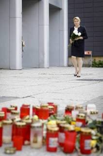 News Themen der Woche KW 35 News Bilder des Tages Bundesfamilienministerin Franziska Giffey, SPD, legt Blumen am Tatort Zentralhaltestelle nieder, 31.08.2018, Chemnitz. Chemnitz Deutschland *** Federal Minister of Family Affairs Franziska Giffey SPD drops flowers at the crime scene Central Station 31 08 2018 Chemnitz Chemnitz Germany Copyright: xIngaxKjerx