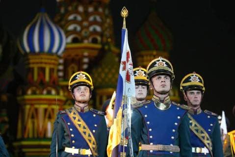 News Bilder des Tages MOSCOW, RUSSIA â€“ AUGUST 31, 2018: Honour Guard of the Russian Presidential Regiment perform at 2018 Spasskaya Tower International Military Music Festival, in Moscow s Red Square. Marina Lystseva TASS  TS08E940