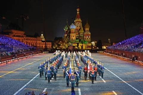 News Themen der Woche KW 35 News Bilder des Tages MOSCOW, RUSSIA - SEPTEMBER 2, 2018: Members of the Honour Guard of the Russian Presidential Regiment perform at a ceremony to close the 2018 Spasskaya Tower International Military Music Festival in Moscow s Red Square. Marina Lystseva TASS  TS08EE37
