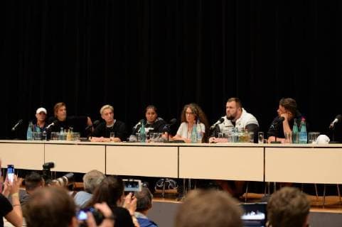 Chemnitz 03 September 2018 Image info v trettmann Campino Felix Brummer Rola Seleh Youth Without Borders Moderator Monchi Materia on the podium Press conference to the concert wirsindmehr in Chemnitz With the dead trousers Fine cream fish fillet Trettmann KIZ force club Nura Materia Caspe