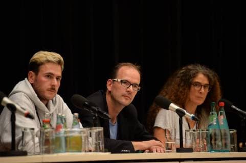 Chemnitz 03 September 2018 Bildinfo Christopher Möller GF Tramps Booking Sören Uhle Mitte GF Chemnitz economic advocate and moderator of Chemnitz Nazifrei at the press conference for the concert wirsindmore in Chemnitz Mit den Toten Hosen Fine cream Fish fillet T