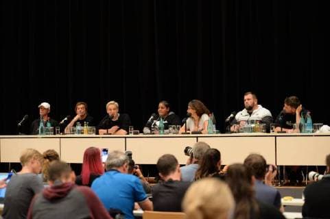 Chemnitz 03 September 2018 Image info v trettmann Campino Felix Brummer Rola Seleh Youth Without Borders Moderator Monchi Materia on the podium Press conference to the concert wirsindmehr in Chemnitz With the dead trousers Fine cream fish fillet Trettmann KIZ force club Nura Materia Caspe