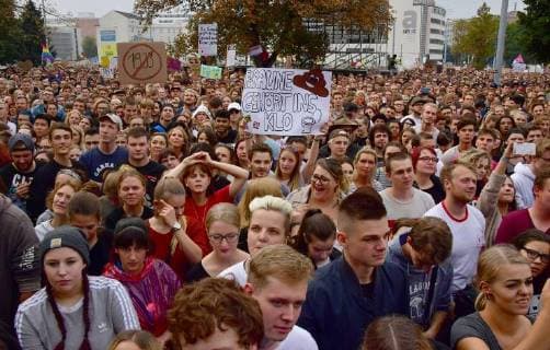 To the concert against xenophobia and racism in Chemnitz are according to the city administration on early Monday evening 03 09 18 approximately 50,000 humans come to the free event under the motto we are more in the city center had invit Copyright: epd-bild WolfgangxSchmidt EDITORIAL USE ONLY