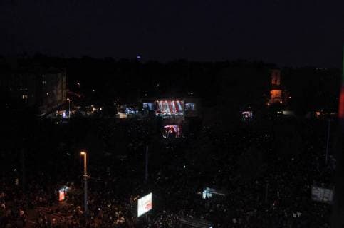 Chemnitz the 03 September 2018 With a concert in front of tens of thousands of people, numerous bands at the Johanniskirche today set a sign against racism fascism and violence U a fine cream fish fillet KIZ Die Toten Hosen Photo appearance of the dead pants Materia Casper ua play for free under the motto We are more The Toten Hosen play in front of 70 000 people under the motto We are more in Chemnitz