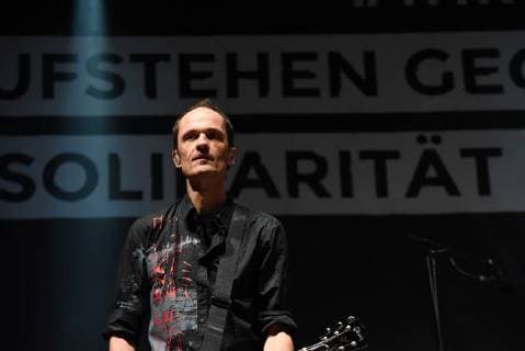 03 09 2018 xkhx Chemnitz We are more up against right-wing hate Prohekt Chemnitzer cultural institutions open air concert with the Toten Hosen here singer Campino here Michael Breitkopf guitar