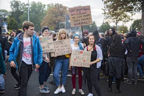 Visitors from the wirsindmehr concert against right in front of the Johanniskirche Chemnitz 03 09 2018 Foto:xM.xKremerx xFuturexImage
