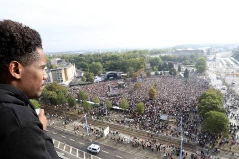 Concert visitors at the wirsindmehr concert against right in front of St. Johns Church Chemnitz 03 09 2018 Foto:xB.xKriemannx xFuturexImage