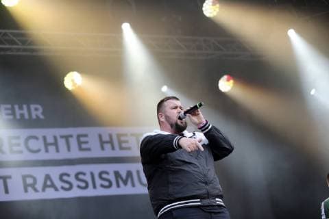 Jan Monchi Gorkow from Feine Sahne Fischfilet live at the wirsindMore concert at the right in front of the Johanniskirche Chemnitz 03 09 2018 Foto:xB.xKriemannx xFuturexImage