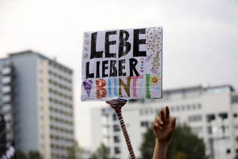 Concert visitors at the wirsindmehr concert against right in front of St. Johns Church Chemnitz 03 09 2018 Foto:xB.xKriemannx xFuturexImage