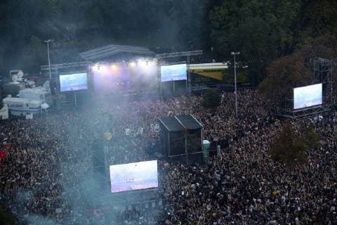 Concert visitors at the wirsindmehr concert against right in front of St. Johns Church Chemnitz 03 09 2018 Foto:xB.xKriemannx xFuturexImage