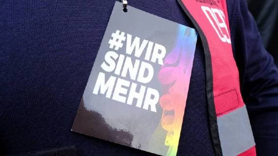03 09 2018 xkhx Chemnitz We are more up against right-wing hate Prohekt Chemnitz cultural institutions open air concert to which about 60 000 people came to send a message with posters and the presence against hatred and Ausgreunzung