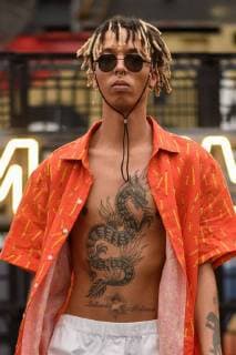Entertainment Themen der Woche KW36 Entertainment Bilder des Tages September 6, 2018 - Melbourne, Victoria, Australia - A model wearing Ivy Niu walks at the Street Runway Three in the Melbourne Fashion Week in Melbourne, Australia. Melbourne Australia - ZUMAl303 20180906_zaf_l303_058 Copyright: xSydneyxLowx