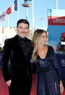 44th Deauville American Film Festival - Red Carpet. Pictures: Laurent Guerin E Press Photo Sarah Jessica Parker;Fabien Constant Deauville France  594172