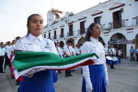 September 7 2018 EUM20180907SOC06 JPG JUCHITÃ N Oax Anniversary Anniversary Seismo Sept. 7, 2018 One year after the earthquake of magnitude 8 2 with epicenter in Chiapas, a Civic Ceremony is held where a minute of silence is observed and the flag is placed half mast in memory of the victims Foto Agencia EL UNIVERSAL MAR  - ZUMAu78_ 20180907_zaf_u78_018 Copyright: xEdwinxHernandezx