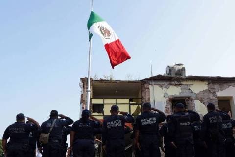 September 7 2018 EUM20180907SOC08 JPG JUCHITÃ N Oax Aniversary Anniversary Seismo Sept. 7, 2018 One year after the earthquake of magnitude 8 2 with epicenter in Chiapas, a Civic Ceremony is held where a minute of silence is observed and the flag is placed half mast in memory of the victims Foto Agencia EL UNIVERSAL MAR  - ZUMAu78_ 20180907_zaf_u78_021 Copyright: xEdwinxHernandezx