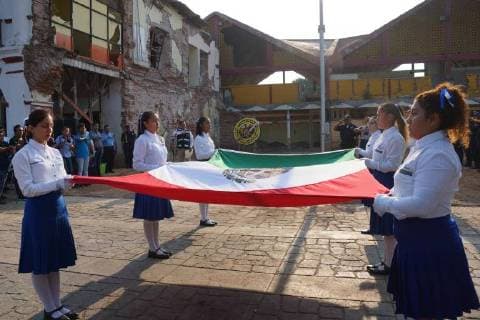September 7 2018 EUM20180907SOC07 JPG JUCHITÃ N Oax Aniversary Anniversary Seismo Sept. 7, 2018 One year after the earthquake of magnitude 8 2 with epicenter in Chiapas, a Civic Ceremony is held where a minute of silence is observed and the flag is placed half mast in memory of the victims Foto Agencia EL UNIVERSAL MAR  - ZUMAu78_ 20180907_zaf_u78_022 Copyright: xEdwinxHernandezx