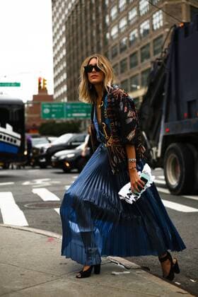 Blogger Caitlin Warakomski posing on the street outside the MIlly show during New York Fashion Week - Sept 7, 2018 - NYFW: Spring 2019 Street Style Day 2, New York City New York United States  Copyright: xValentinaxRanierix h_00540828