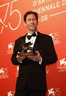 September 8, 2018 - Venice, Italy - Tim Blake Nelson poses with the Best Screenplay Award for The Ballad Of Buster Scruggs at the Winners Photocall during the 75th Venice Film Festival on September 8, 2018 in Venice, Italy. Venice Italy  - ZUMAn230 20180908_zaa_n230_760 Copyright: xMatteoxChinellatox