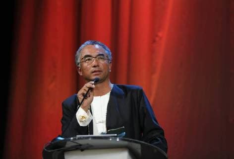 (180908) -- VENICE, Sept. 8, 2018 -- China s Tibetan writer-director Pema Tseden delivers a speech after winning the Best Screenplay award for his movie Jinpa in the Orizzonti section of the 75th Venice International Film Festival in Venice, Italy, Sept. 8, 2018. ) ITALY-VENICE-FILM FESTIVAL-ORIZZONTI-BEST SCREENPLAY AWARD ChengxTingting 