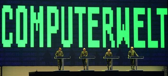 Entertainment Themen der Woche KW36 Entertainment Bilder des Tages Kraftwerk 3D , Neuinszenieung Live auf dem Gelaende des Olympia Parks am Olympia Stadion in Berlin am 09.09.2018 *** Kraftwerk 3D New production Live on the grounds of the Olympic Park at the Olympic Stadium in Berlin on 09 09 2018