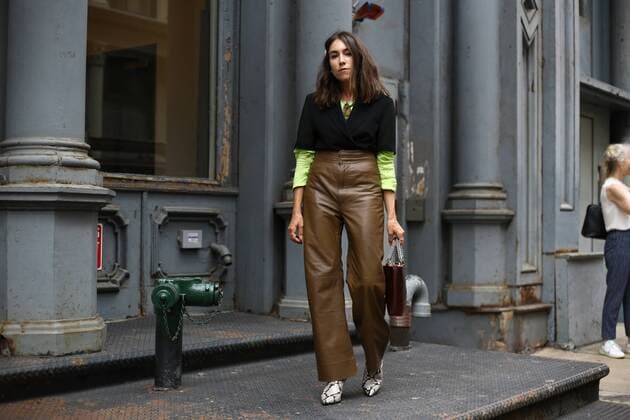 A chic showgoer posing on the street outside the Jason Wu show during New York Fashion Week - September 7, 2018 - NYFW: Spring 2019 Street Style Day 2, New York New York United States  Copyright: xValentinaxRanierix h_00541501