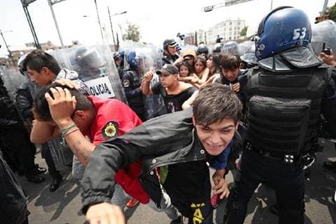September 10 2018 EUM20180910ACT05 JPG CITY OF MEXICO Protes Protest CDMX September 10, 2018 Elements of the Secretary of Public Security and merchants of Tepito engaged in an outbreak of anger on Paseo de la Reforma and Eje 1 Norte after a group of ambulantes marched to demand in a peaceful way to the capital authorities to regulate the operations against the narcomenudeo Photo Agency EL UN  - ZUMAu78_ 20180910_zaf_u78_049 Copyright: xAlejandraxLeyvax