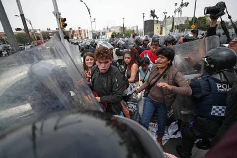 September 10 2018 EUM20180910ACT04 JPG CITY OF MEXICO Protes Protest CDMX September 10, 2018 Elements of the Secretary of Public Security and merchants of Tepito engaged in an outbreak of anger on Paseo de la Reforma and Eje 1 Norte after a group of ambulantes marched to demand in a peaceful way to the capital authorities to regulate the operations against the narcomenudeo Photo Agency EL UN  - ZUMAu78_ 20180910_zaf_u78_050 Copyright: xAlejandraxLeyvax