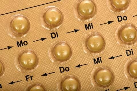 Anti-Babypille in Blisterpackung, Monatspackung *** Anti baby pill in blister pack monthly pack