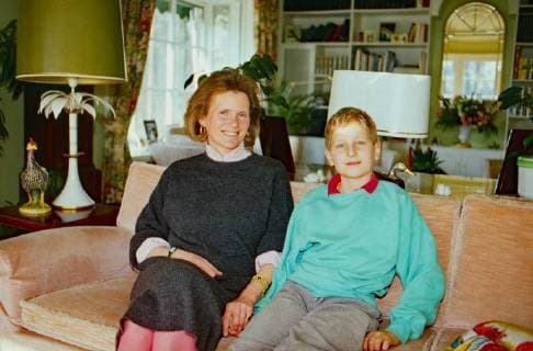 von Preußen Prinzessin Donata von Preußen mit Sohn Georg Friedrich, Prinz von Preußen, in Fischerhude, Deutschland 1986. Princess Donata of Prussia with her son Georg Friedrich, Prince of Prussia, at Fischerhude, Germany 1986. Copyright: WolfgangxKühn UnitedArchives100571