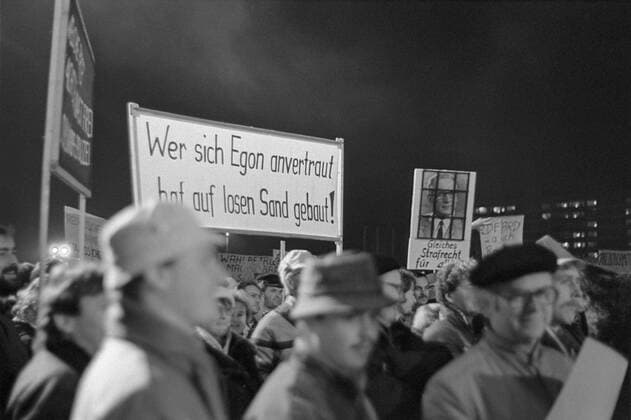 Monday Demonstration in Dresden Monday Demonstration on 20 November 1989 in Dresden Dresden Saxony German Democratic Republic
