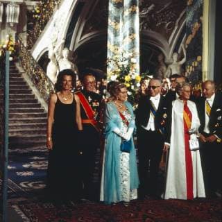 Oranien-Nassau Königin Juliana der Niederlande zu Besuch in Deutschland, hier beim Abendempfang auf Schloss Augustusburg in Brühl: (v. l.) Mildred Scheel, Prinz Bernhard, Königin Juliana, Bundespräsident Gustav Heinemann und Ehefrau Hilda, Bundesaußenminister Walter Scheel, Deutschland 1971. Mildred Scheel, Prince Bernhard, Queen Juliana of the Netherlands, Gustav Heinemann with wife Hilda and state secretary Walter Scheel at Augustusburg castle in Bruehl, Germany 1971. Copyright: WolfgangxKühn UnitedArchives100830