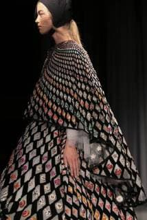 Entertainment Bilder des Tages (180916) -- LONDON, Sept. 16, 2018 -- A model walks the runway at the Mary Katrantzou Show during the London Fashion Week in London, Britain, on Sept. 15, 2018. ) (hy) BRITAIN-LONDON-FASHION WEEK-SS19-MARY KATRANTZOU HanxYan 