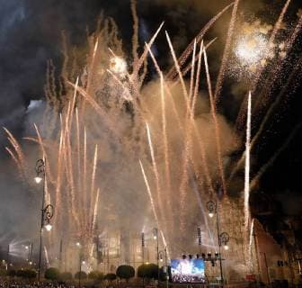 Fireworks are seen during Independence celebrations in Mexico City, Mexico, late 15 September 2018 (issued 16 September 2018). Mexico celebrates the 208 year anniversary of the so called Cry of Dolores in which Mexicans were called to arms to end Spain s rule over the country. Independence celebrations !ACHTUNG: NUR REDAKTIONELLE NUTZUNG!  Copyright: xJorgexNunezx GRAF3994 20180916-636726903433521038