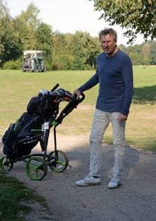Hamburg the 17 September 2018 Numerous celebrities played a charity golf tournament today at Golf Club Treudelberg in Hamburg Already yesterday, the Players Night of the Eagles Charity Golf Club took place at the Steigenberger Hotel Treudelberg Image Info Manfred Manni Kaltz was known for his banana flanks at HSV Hamburger SV On the golf course